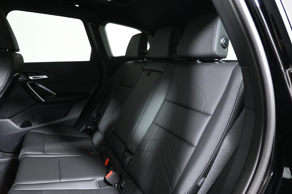 Used 2026 Black BMW xDrive28i image 4
