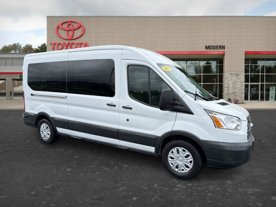 Used 2018 Oxford White Ford XLT image 3