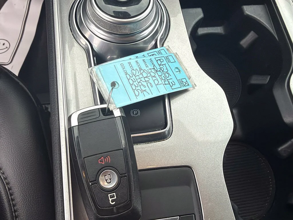 Used 2024 Silver Ford SEL image 32