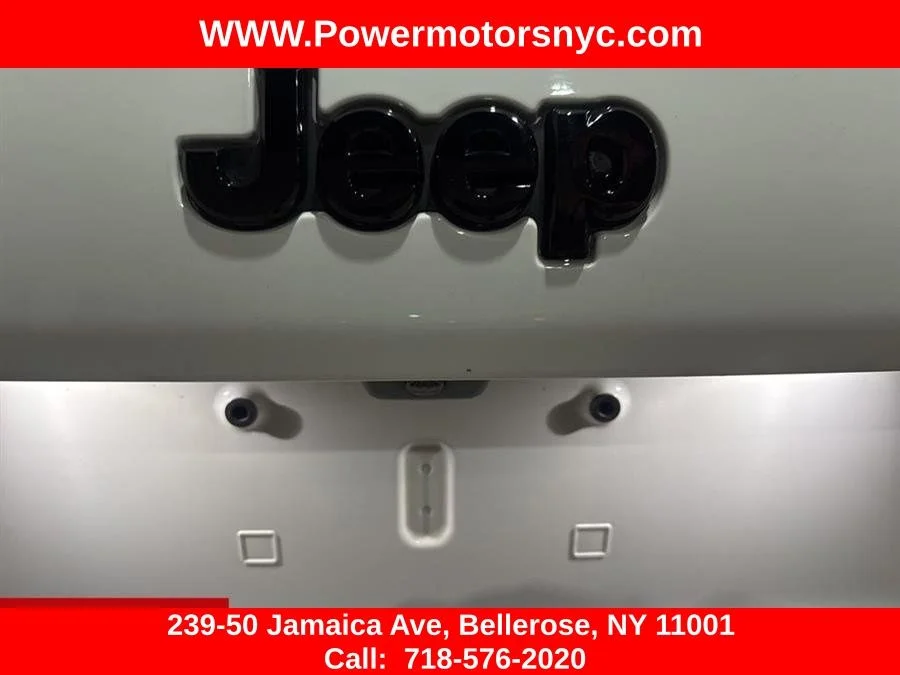 Used 2023 White Jeep Altitude image 21