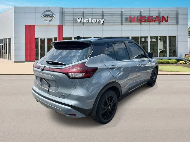 Used 2022 Gray Nissan SR image 3
