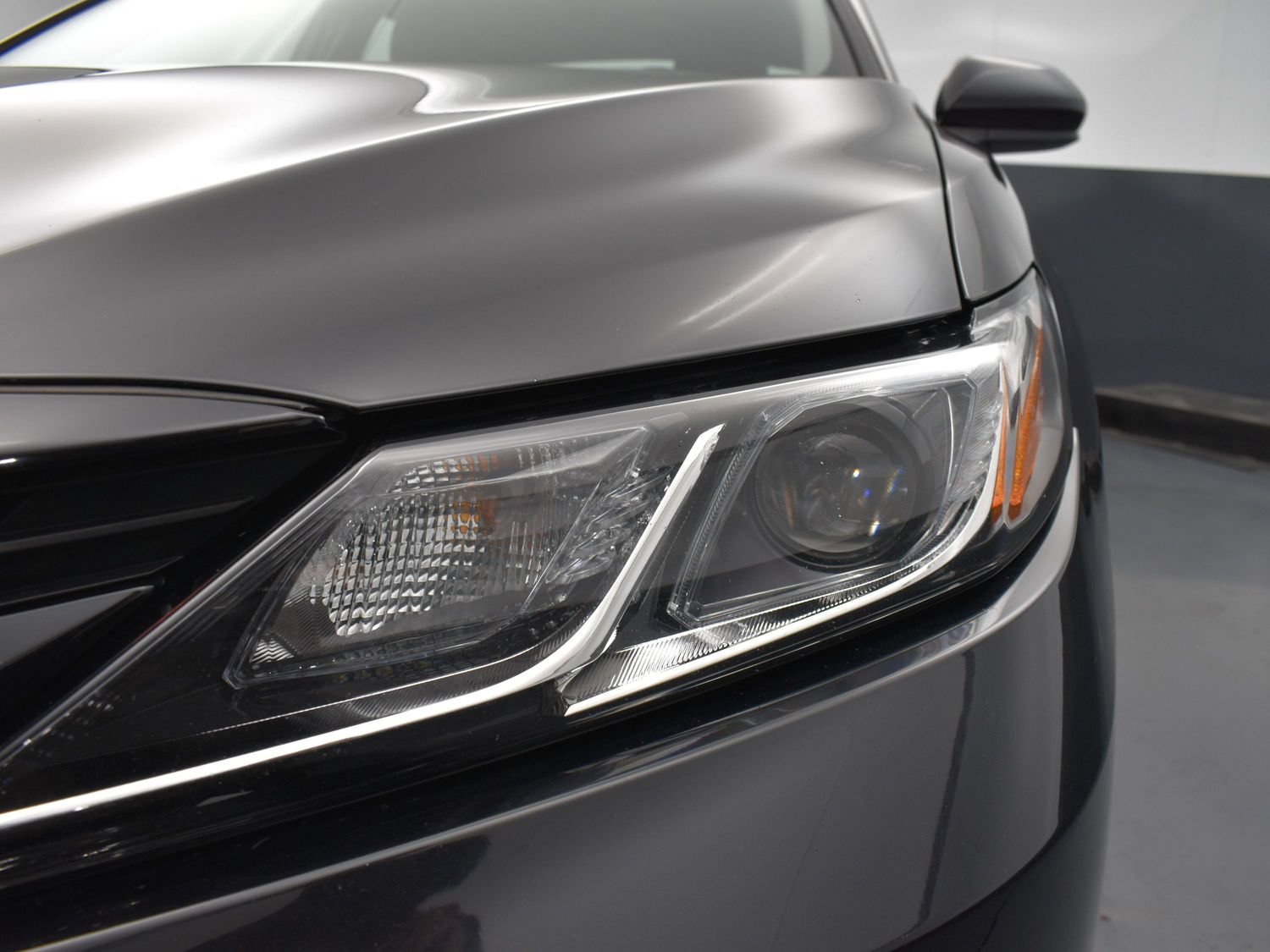 Used 2021 Midnight Black Metallic Toyota LE image 5