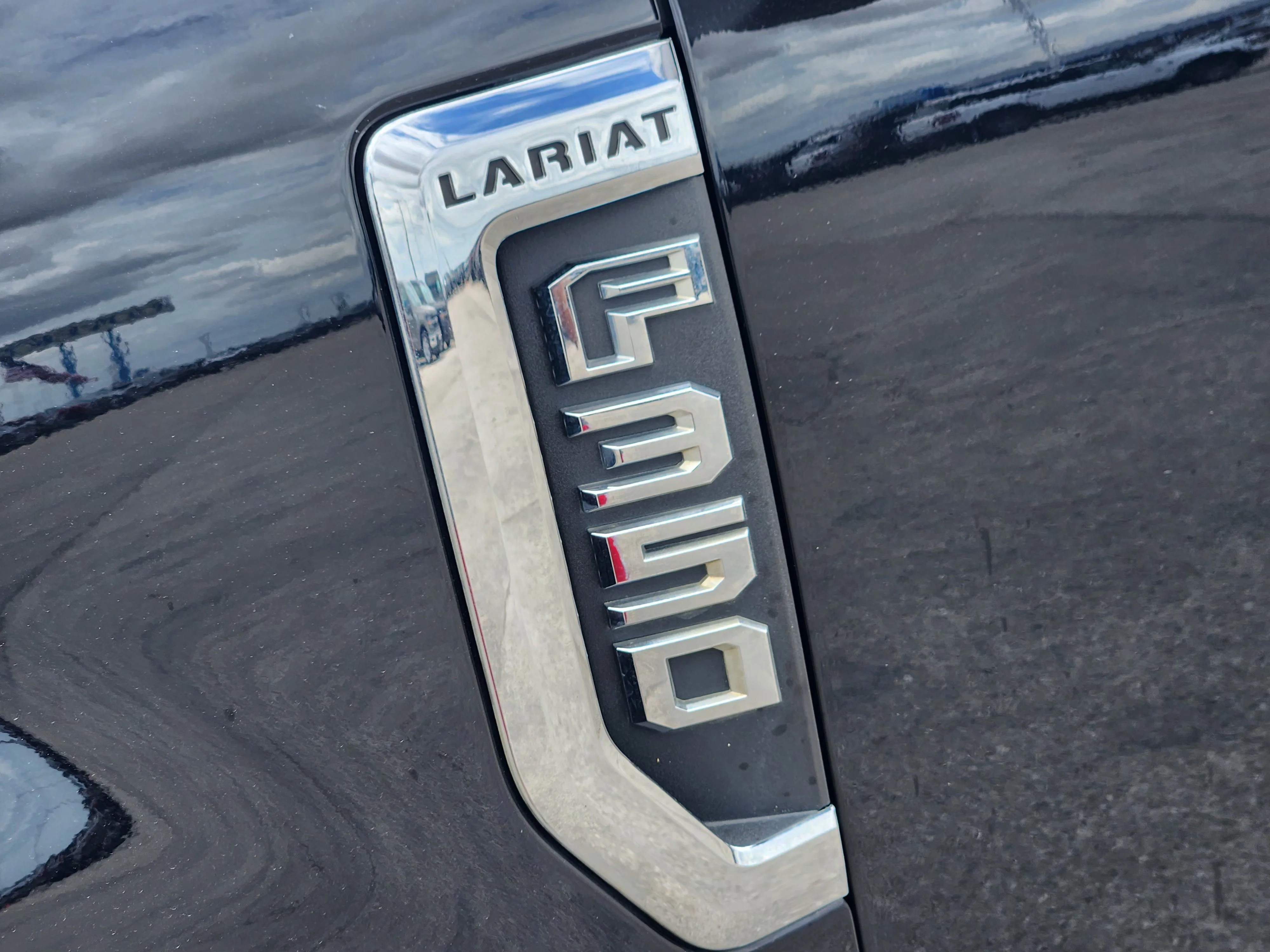 Used 2022  Ford XL image 12