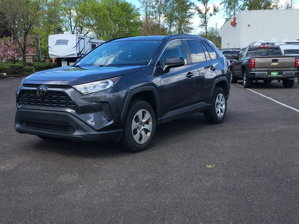 2020 Toyota RAV4 LE