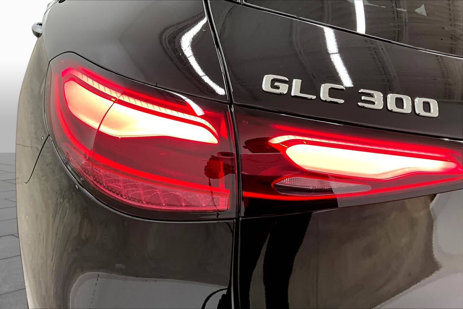 New 2026 Black Mercedes-Benz GLC 300 image 14