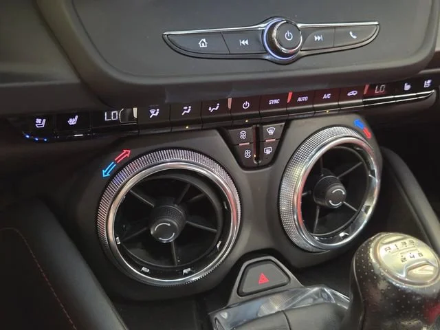 Used 2021 BLACK Chevrolet 2LT image 19