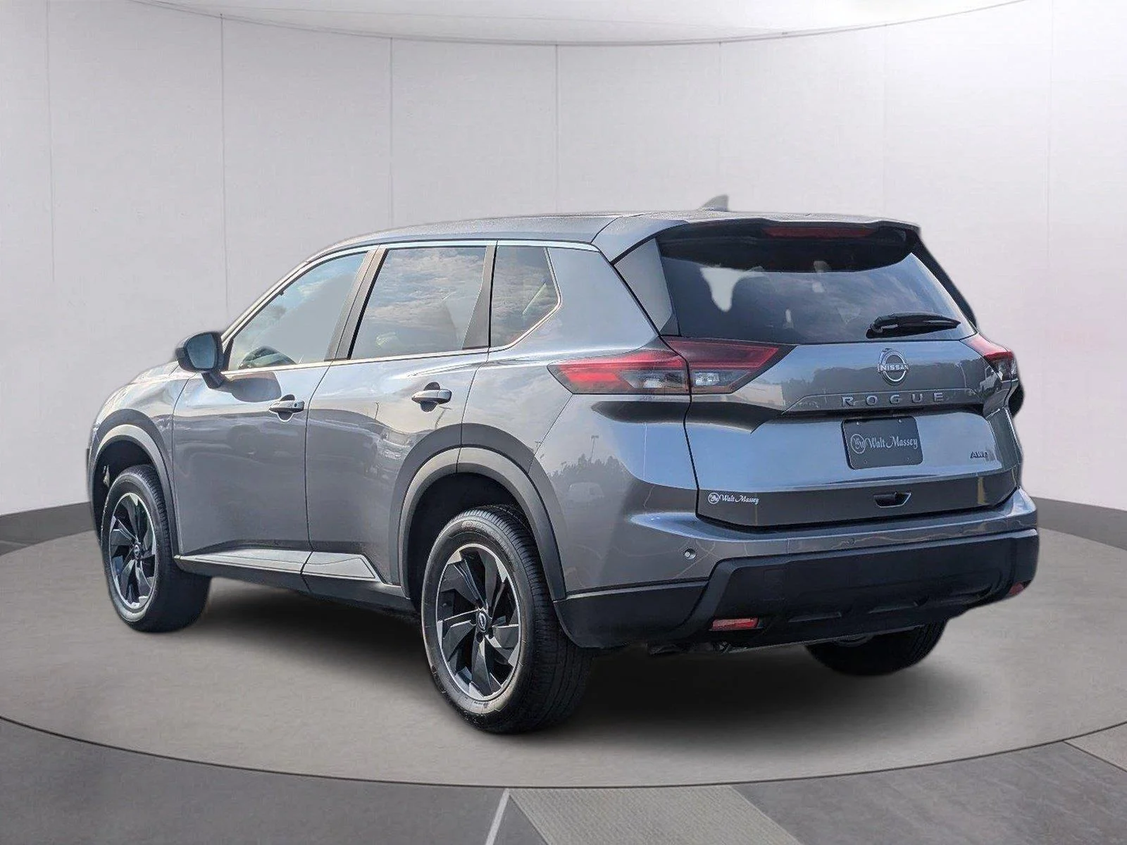Used 2025 Gun Metallic Nissan SV image 3