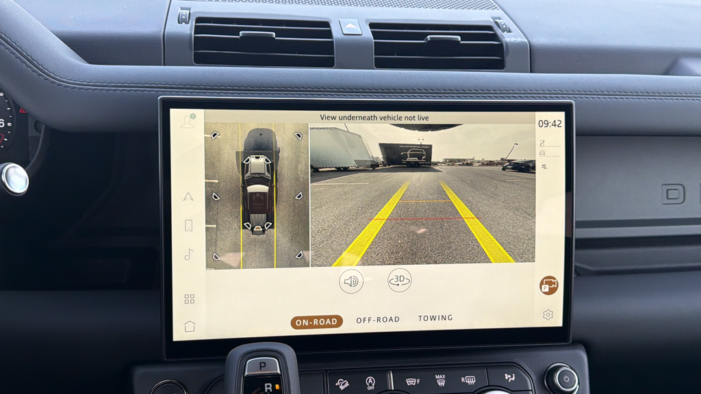 New 2026 Fuji White Land Rover X-Dynamic SE image 23