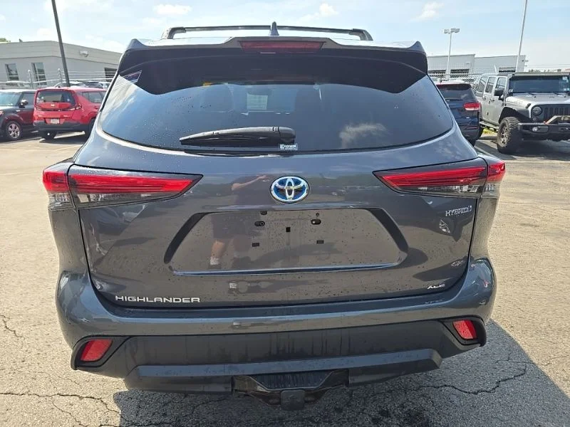 Used 2020 Gray Toyota XLE image 6