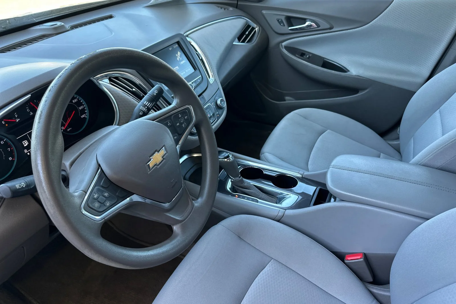 Used 2017 Silver Ice Metallic Chevrolet LT image 10