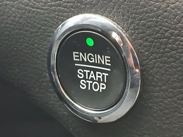Used 2022 Silver Ford SEL image 18