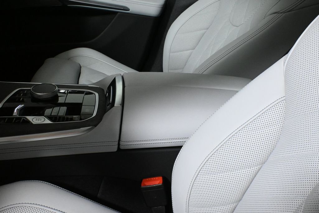Used 2026 Blue BMW xDrive40i image 26