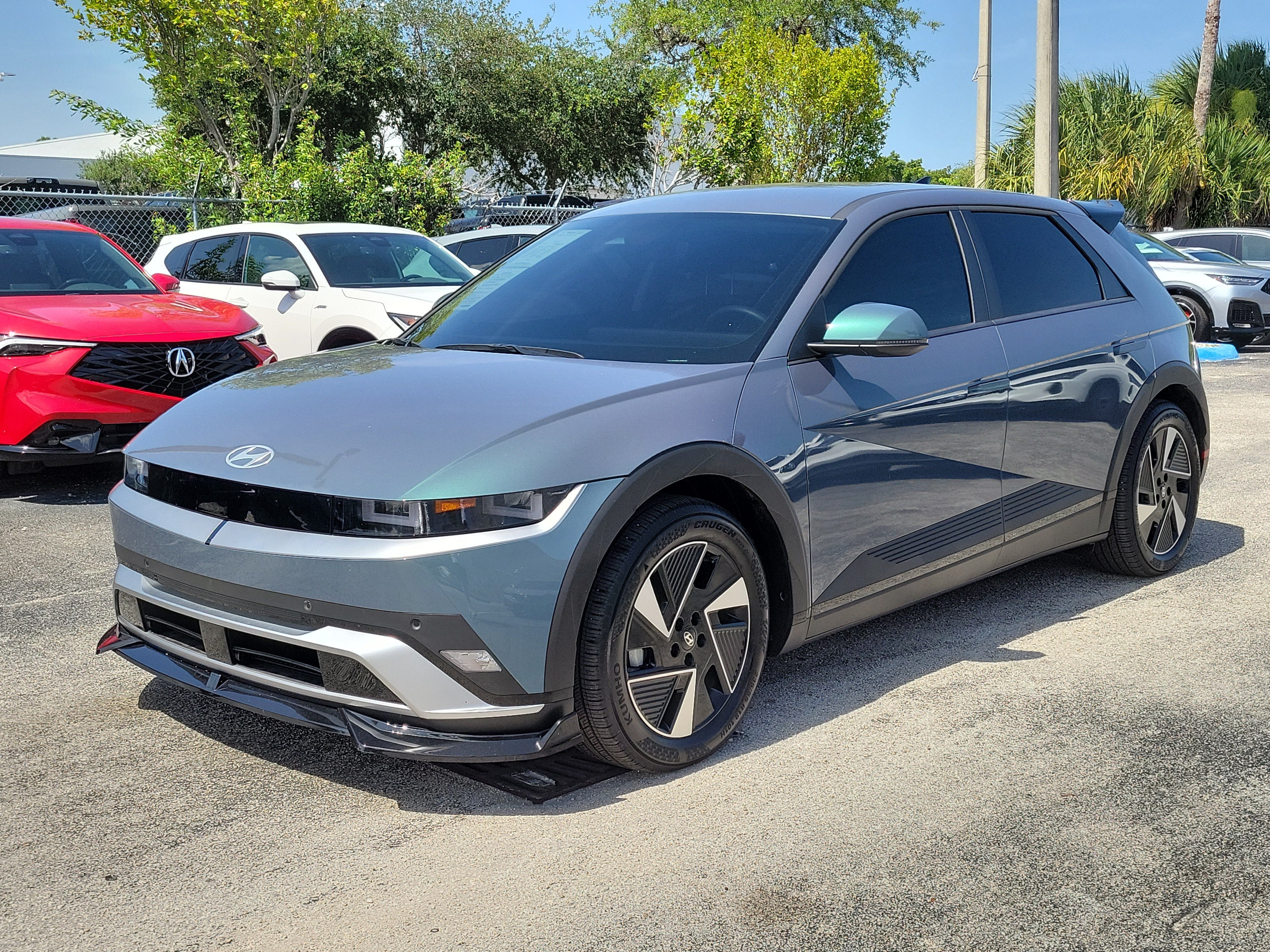 Used 2025 Teal Hyundai SE image 2