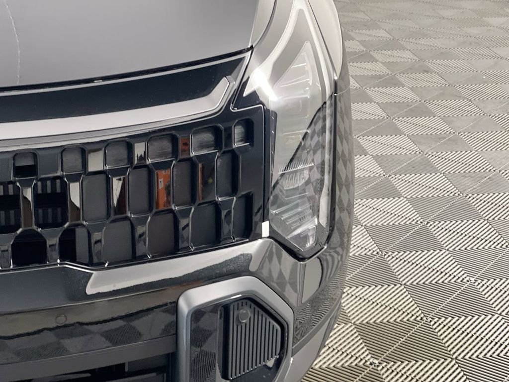 New 2026 Fusion Black Kia X-Line image 11