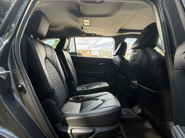 2023 Toyota Highlander XLE - Photo 16
