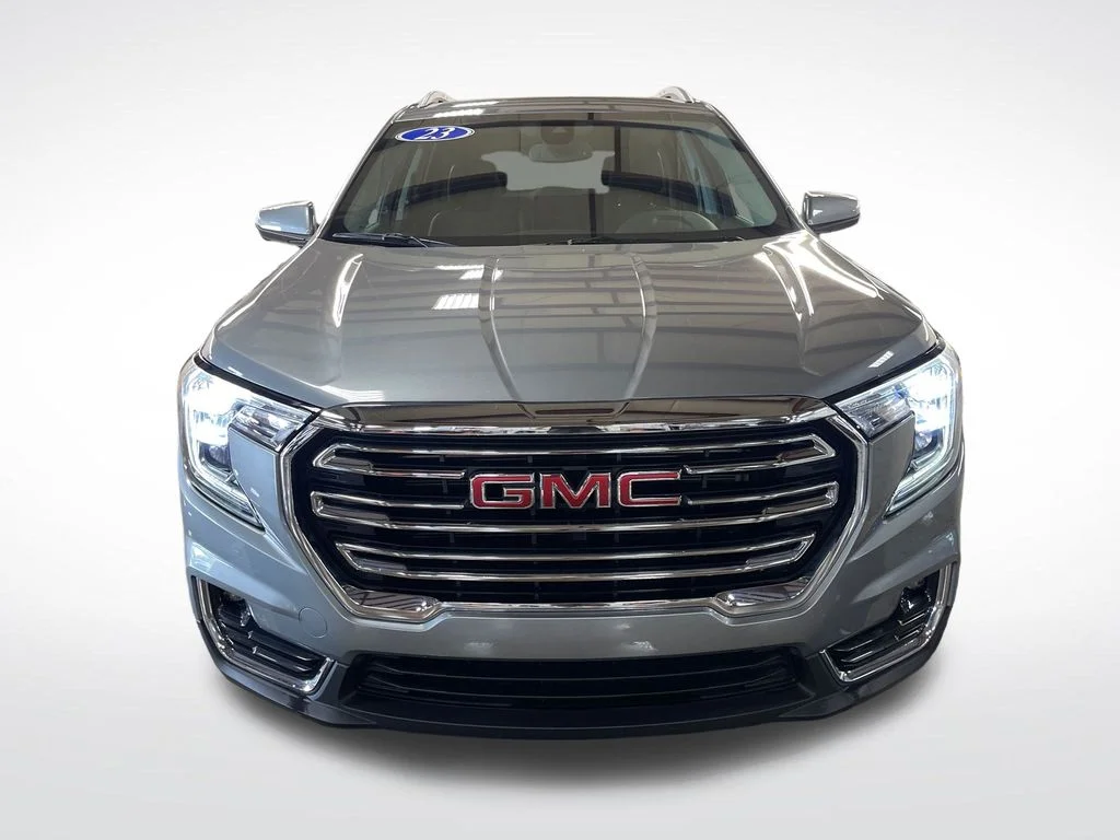 Used 2023 Silver GMC SLT image 9