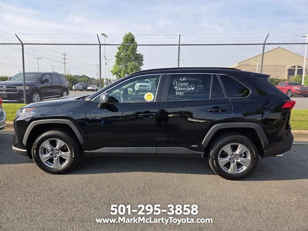 Used 2022 Black Toyota LE image 7