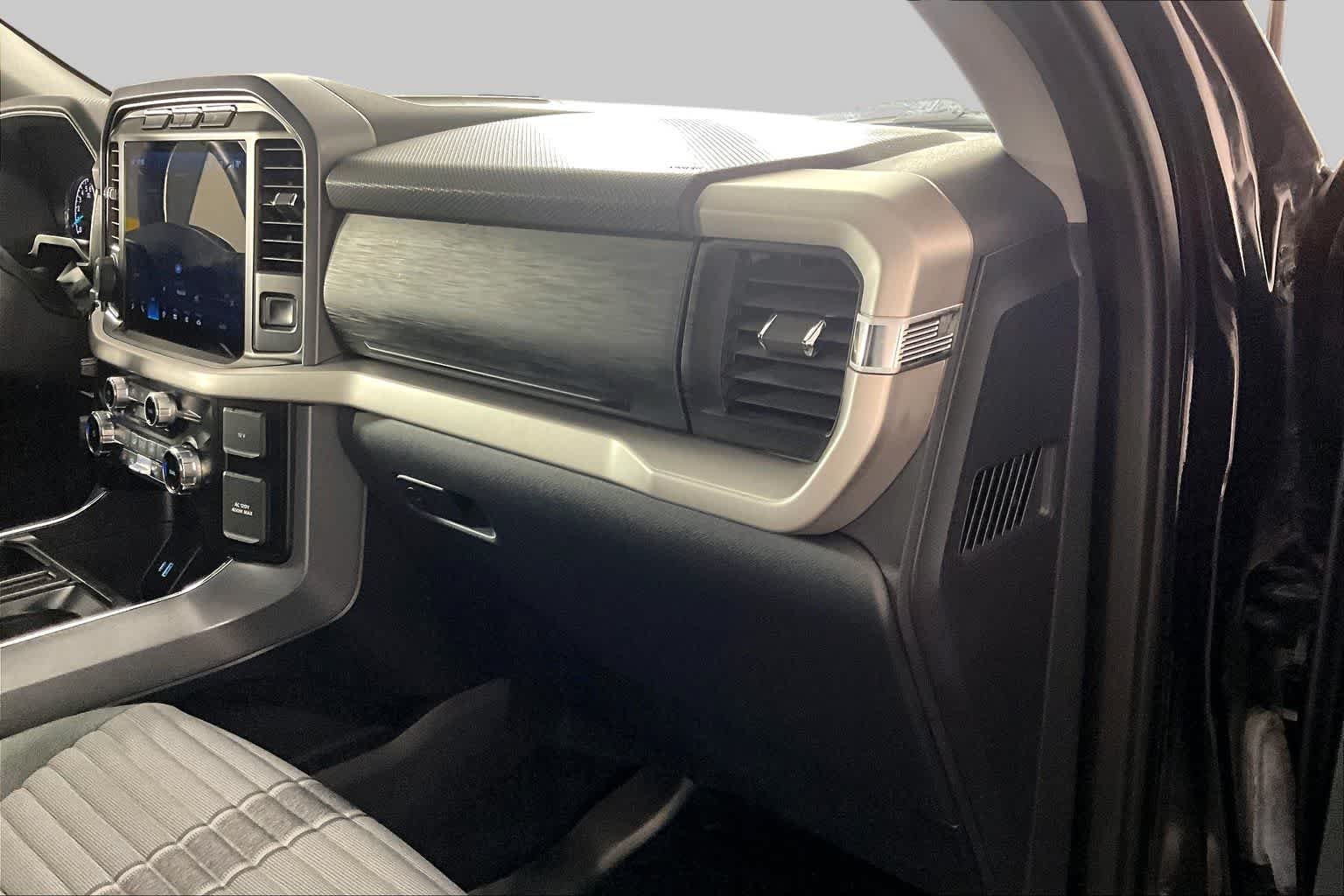 Used 2023 Area 51/Agate Black Ford XLT image 18
