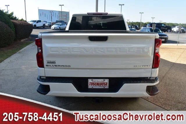 Used 2025 Summit White Chevrolet Custom image 9