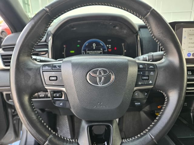 Used 2025  Toyota SE image 20