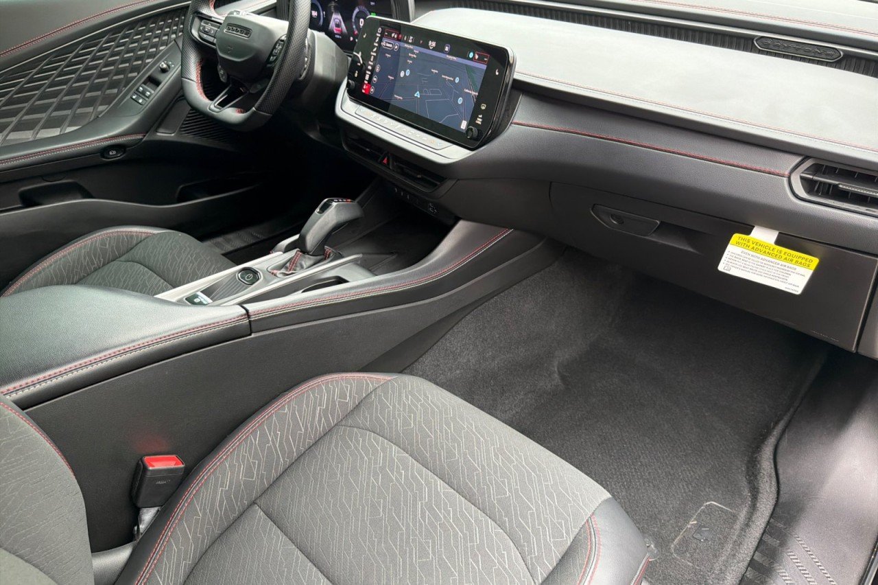 Used 2025 DIAMOND BLACK CRYST Dodge R/T image 14