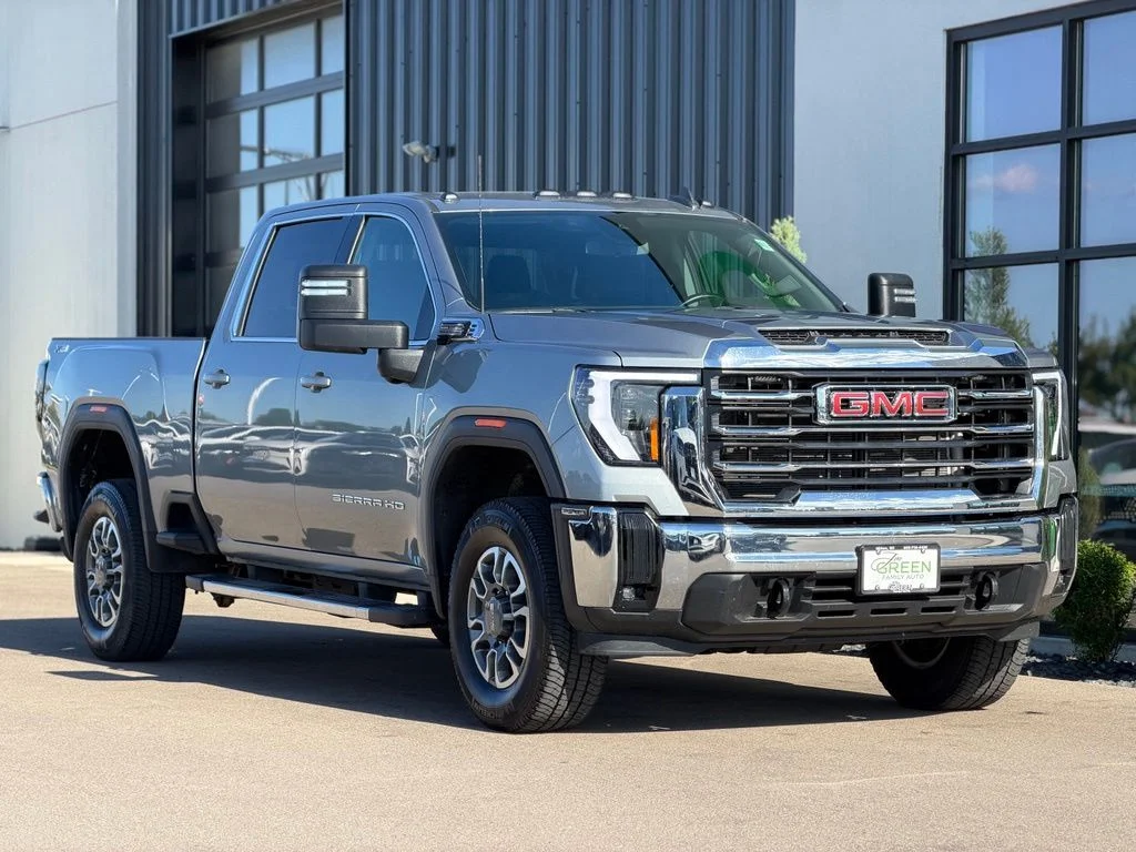 Used 2025 Silver GMC SLE image 4