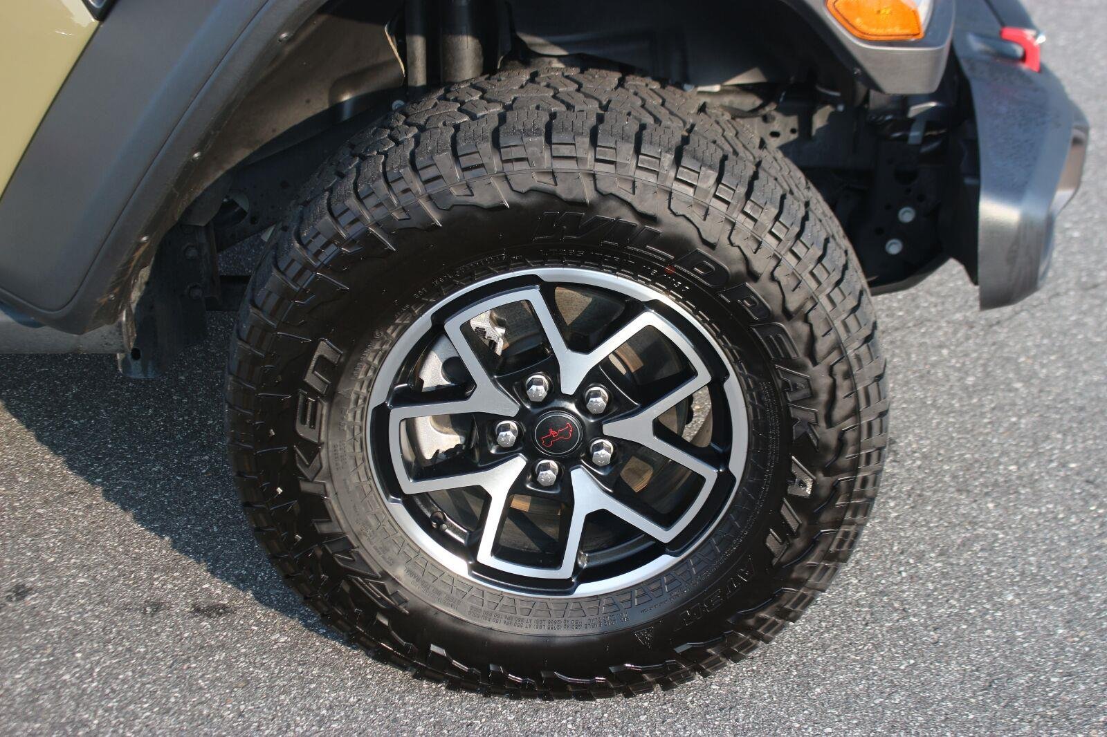 Used 2025 Green Jeep Rubicon image 37