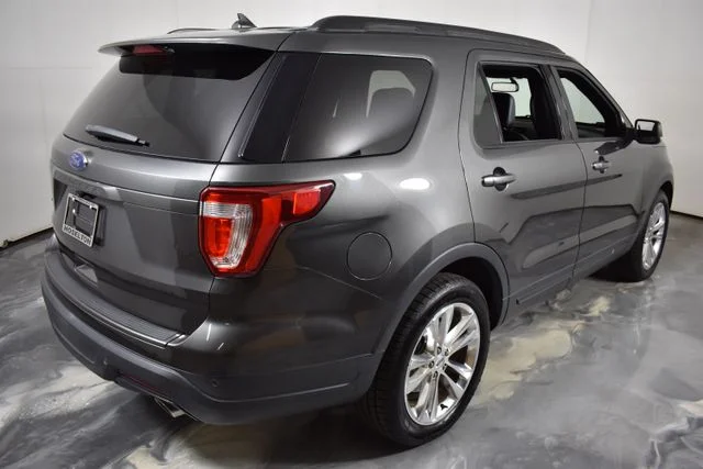 Used 2019 Gray Ford XLT image 7