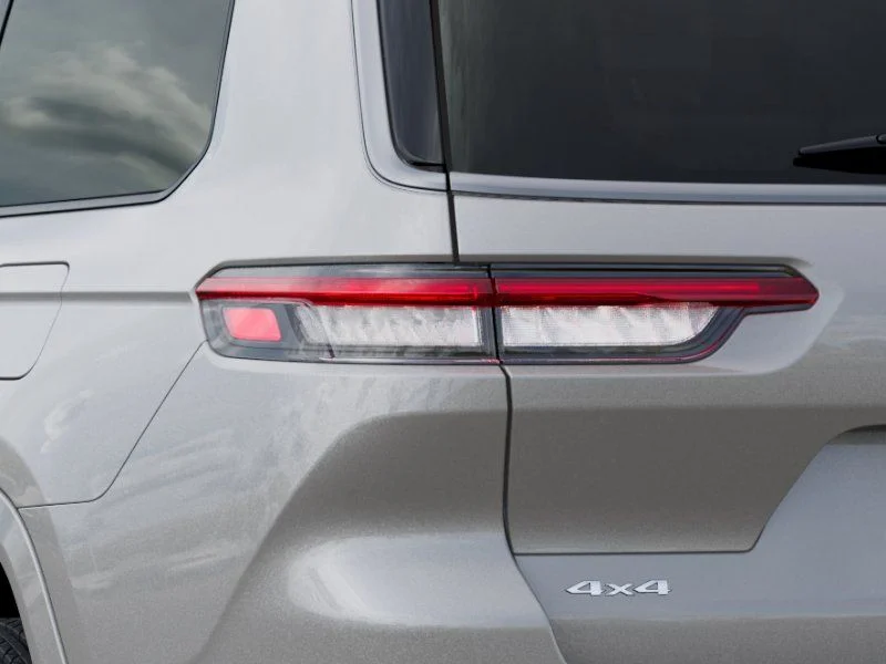 New 2026 Silver Zynith Jeep Limited Reserve image 9