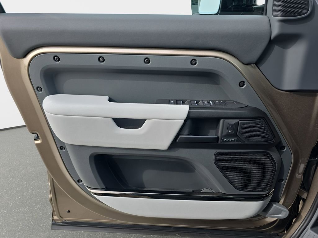 New 2026 Petra Copper LAND ROVER OCTA image 27