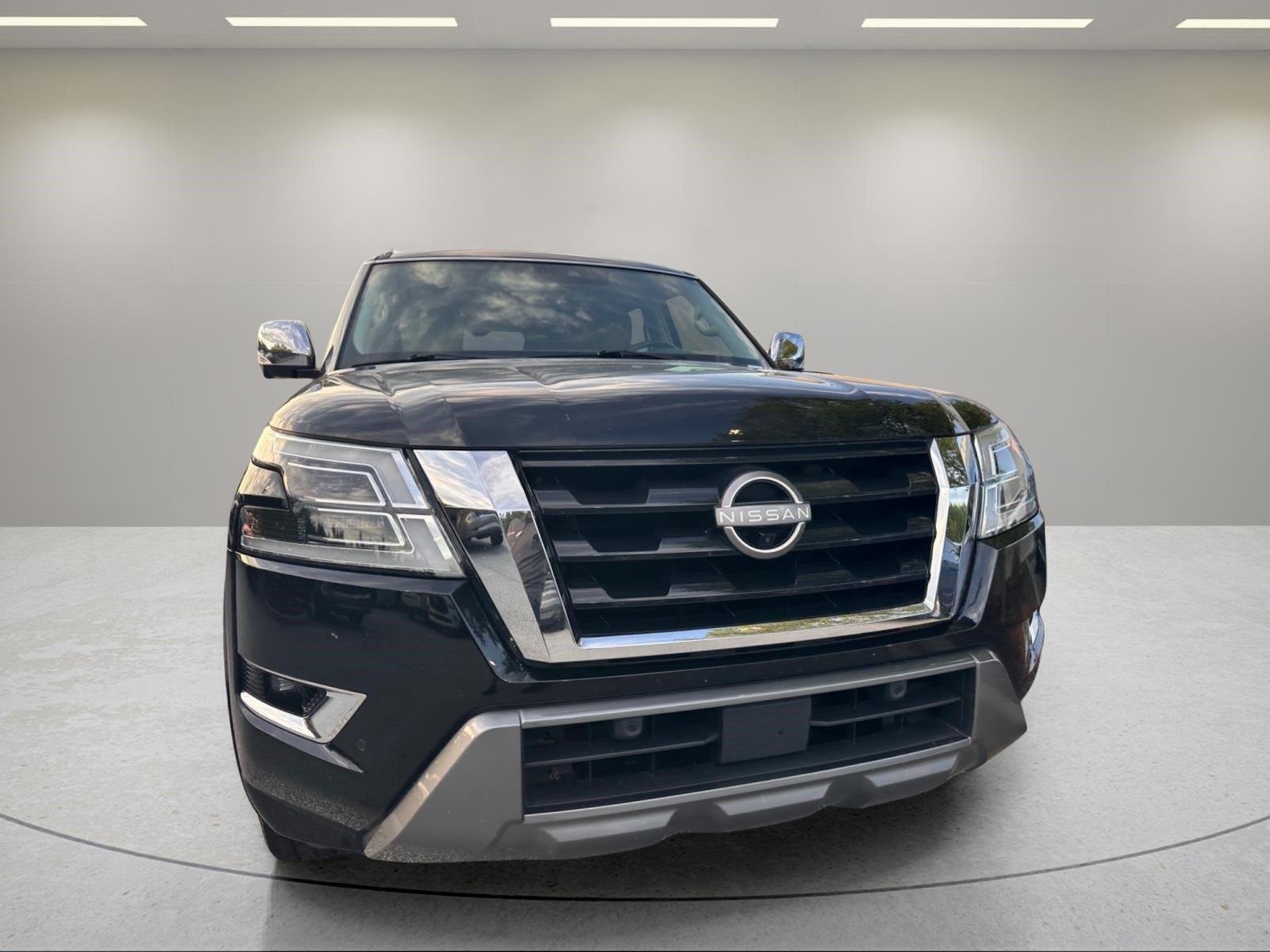 Used 2021 Super Black Nissan Platinum image 9