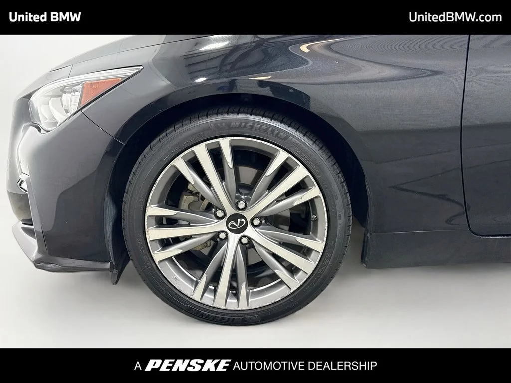 Used 2021 Midnight Black INFINITI 3.0t SENSORY image 2