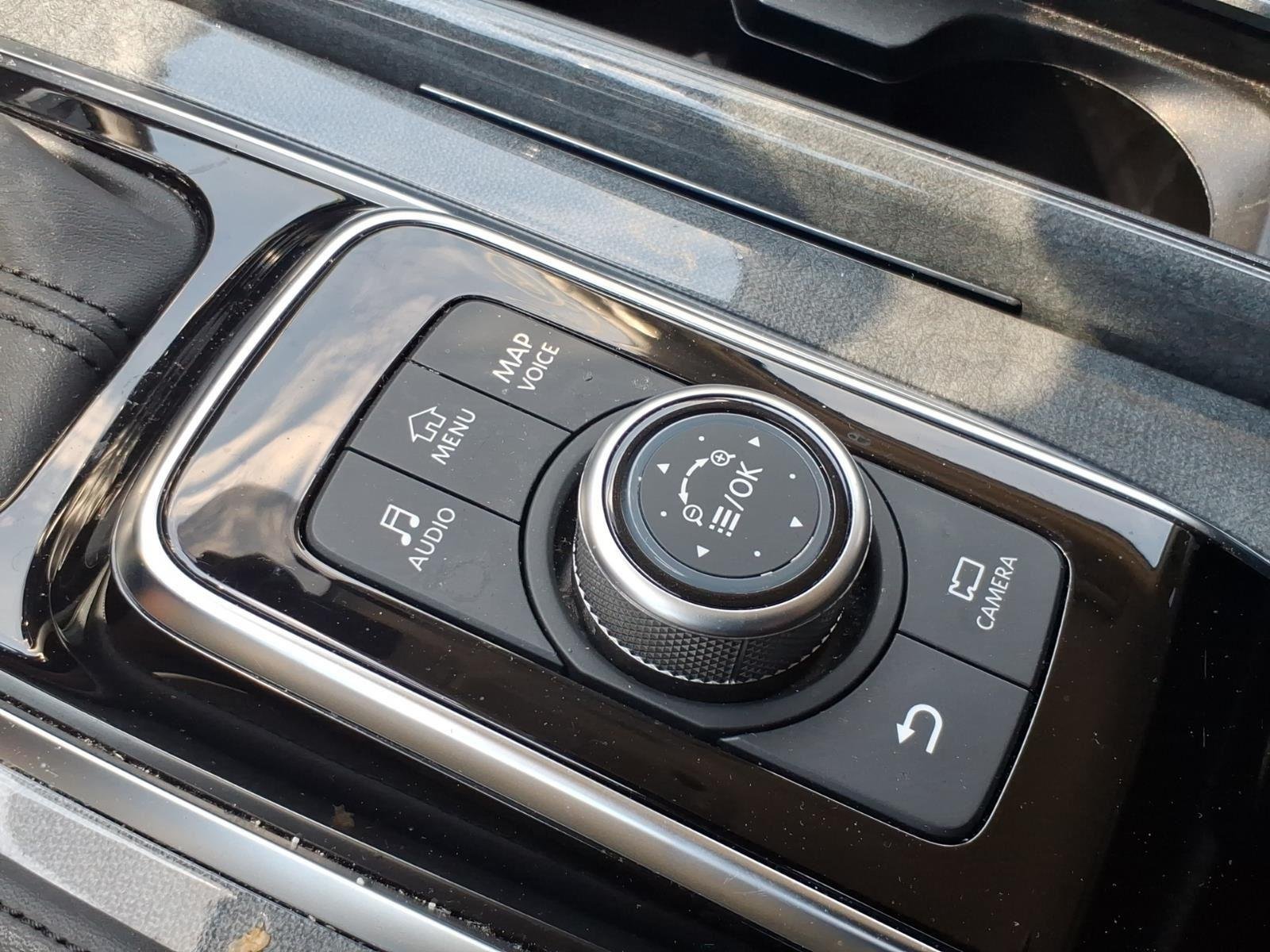 Used 2021 Super Black Nissan SV image 18