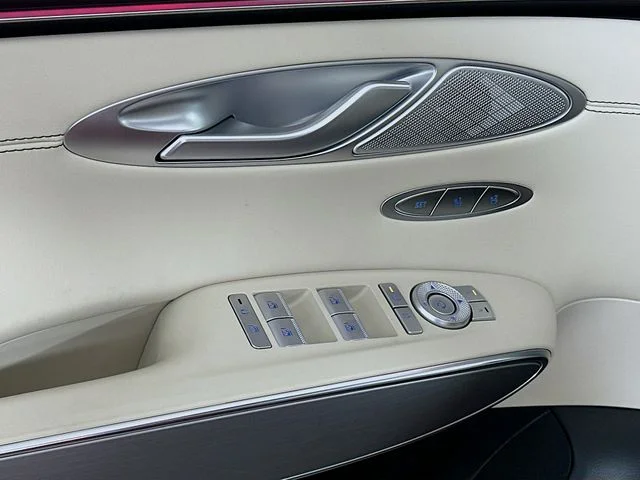New 2026 Red Genesis 2.5T Select image 11