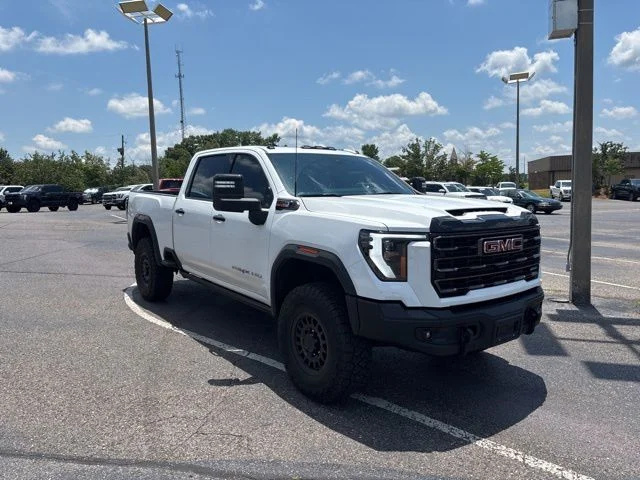 2025 GMC Sierra 4WD Crew Cab Standard Box AT4X's photo