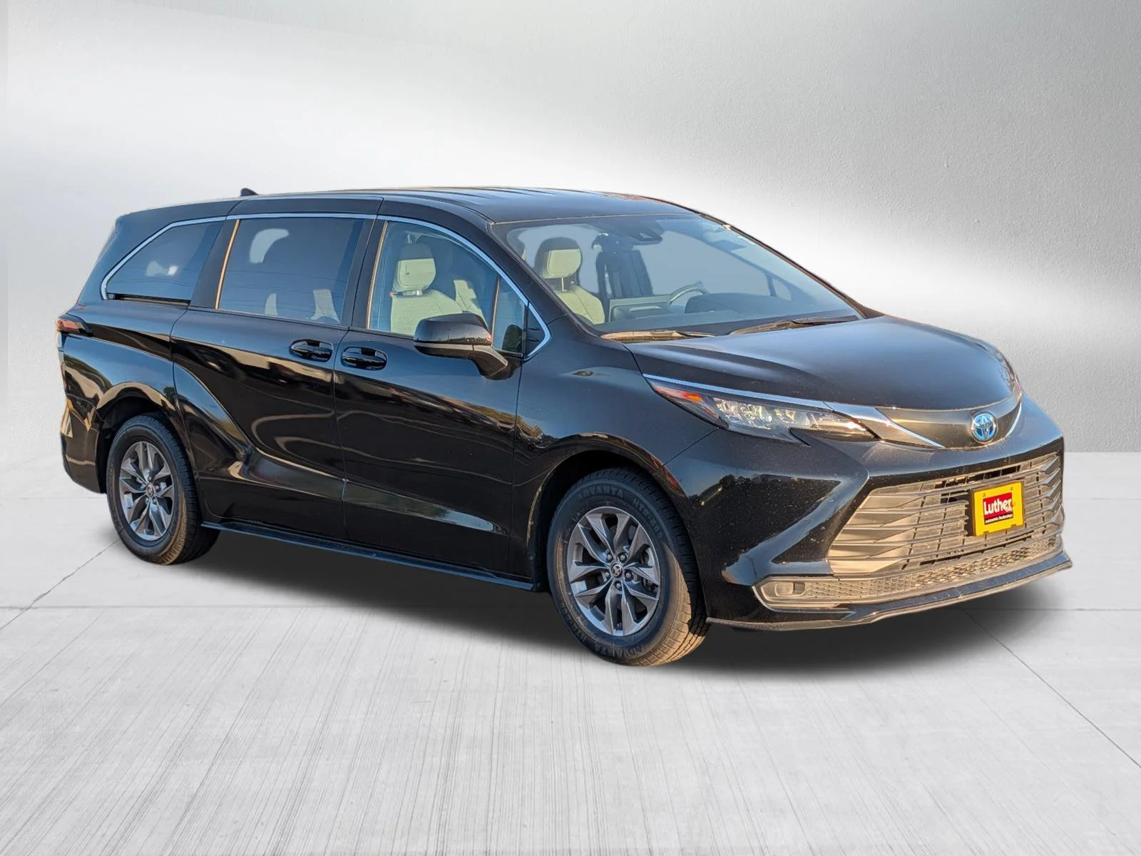 2025 Toyota Sienna LE