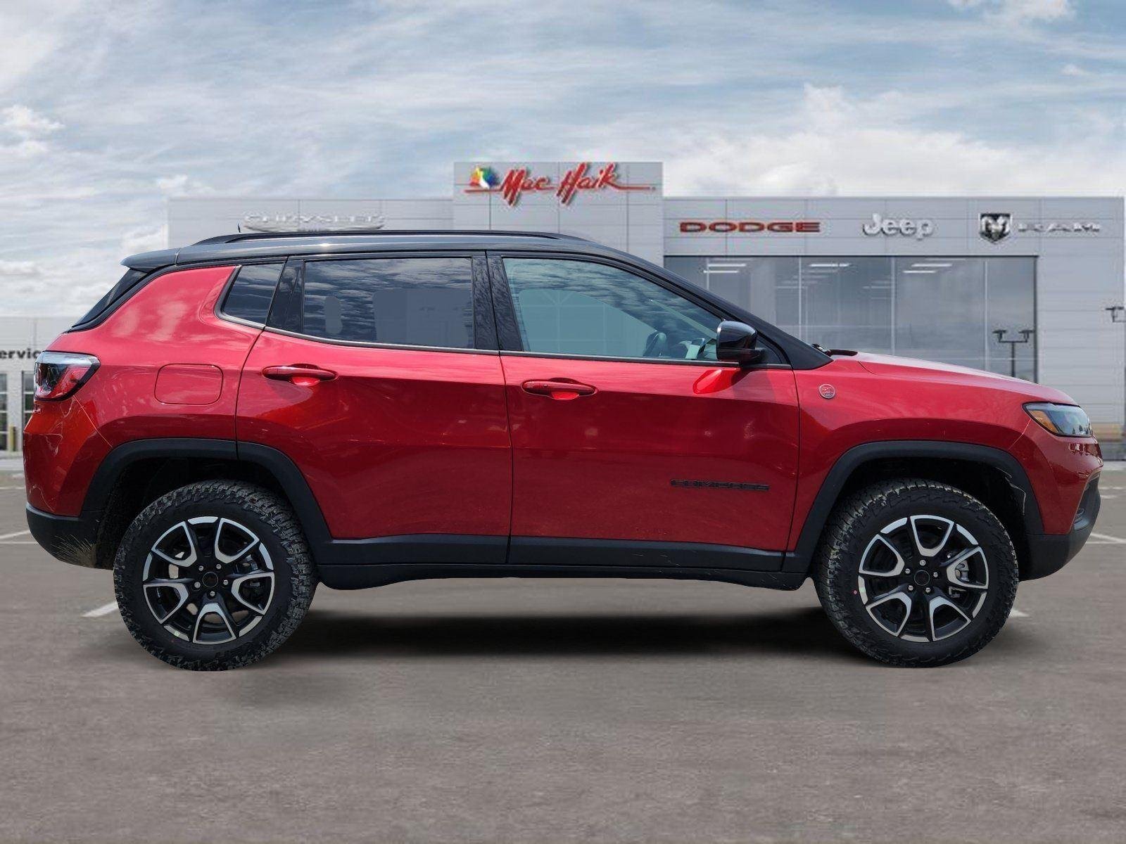 New 2026 Red Hot Pearl-Coat Exterior Paint Jeep Trailhawk image 6