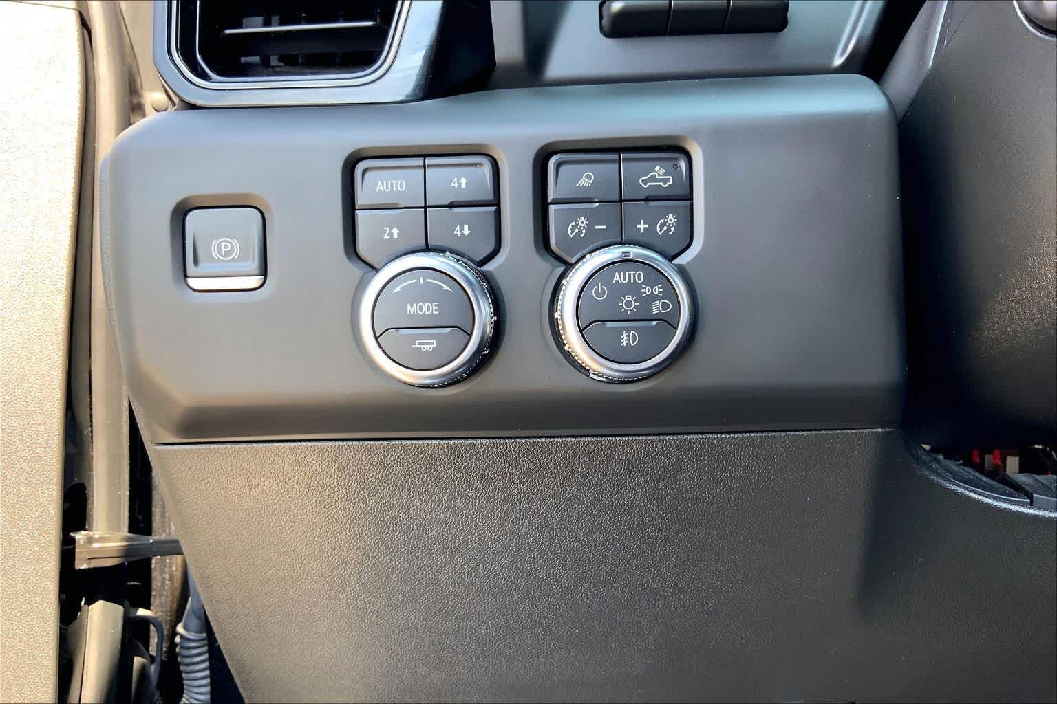Used 2024 Onyx Black GMC AT4 image 33