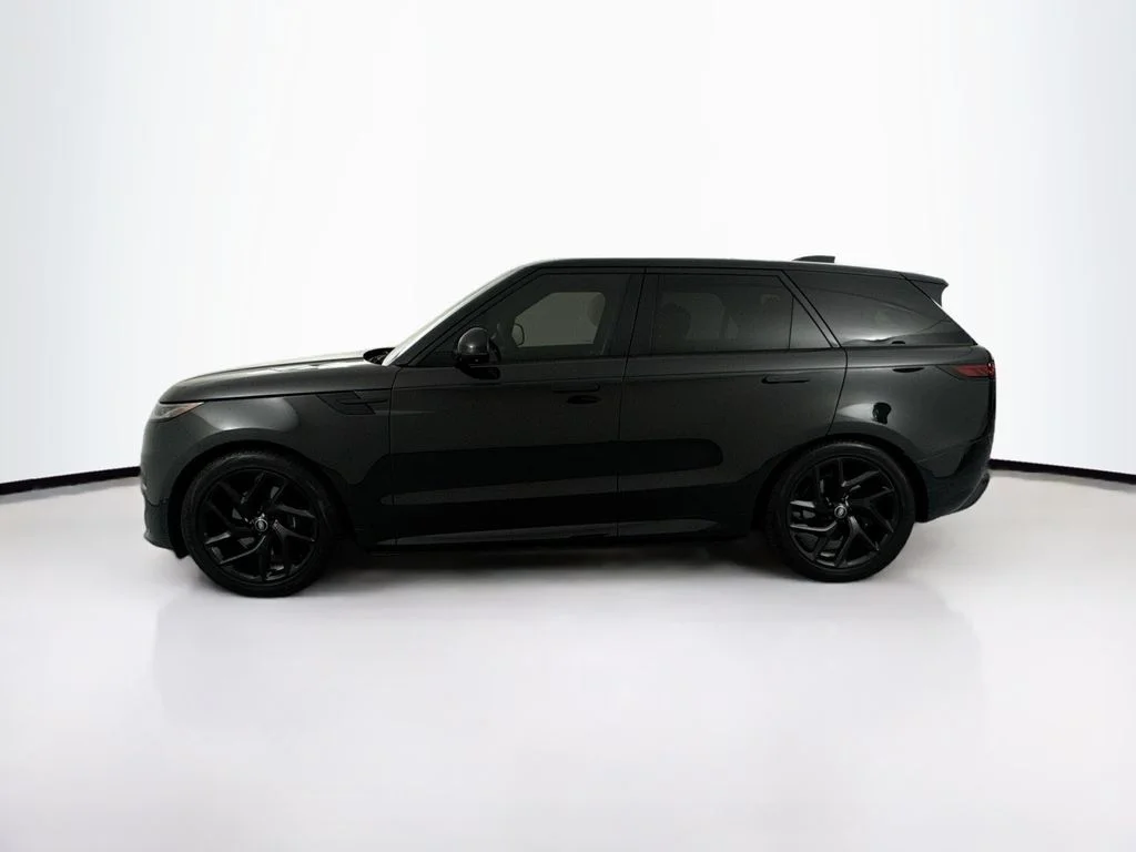 Used 2024 Black Land Rover Dynamic SE image 8