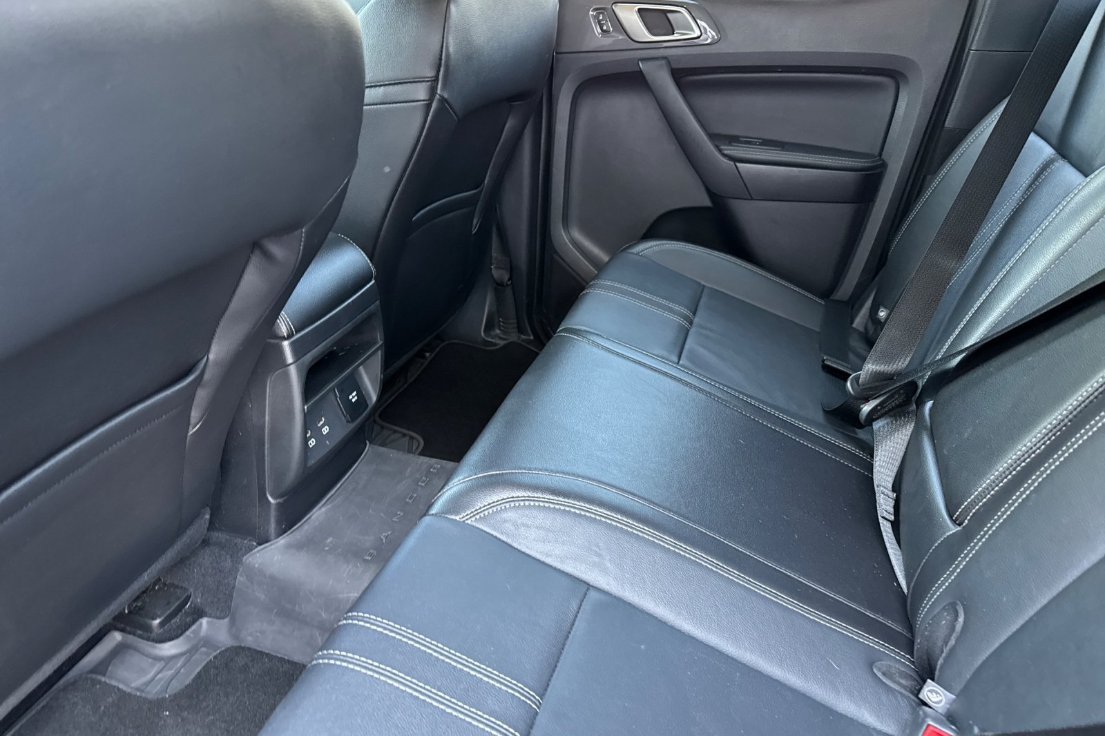 Used 2020 Shadow Black Ford LARIAT image 12