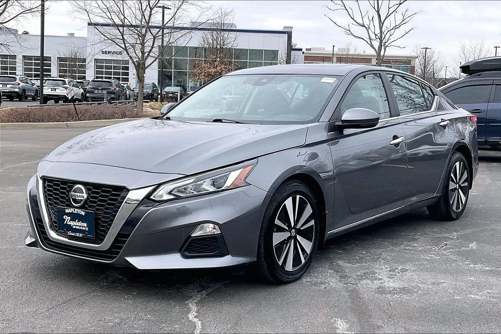 Used 2022 Gray Nissan 2.5 SV image 14