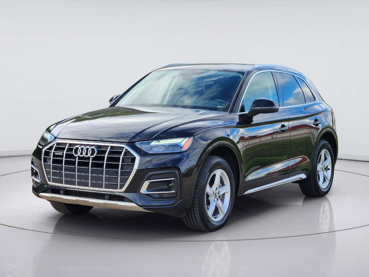 Used 2021 Brilliant Black Audi Premium image 3