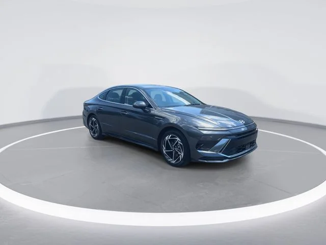 Used 2026 Gray Hyundai SEL Sport image 2