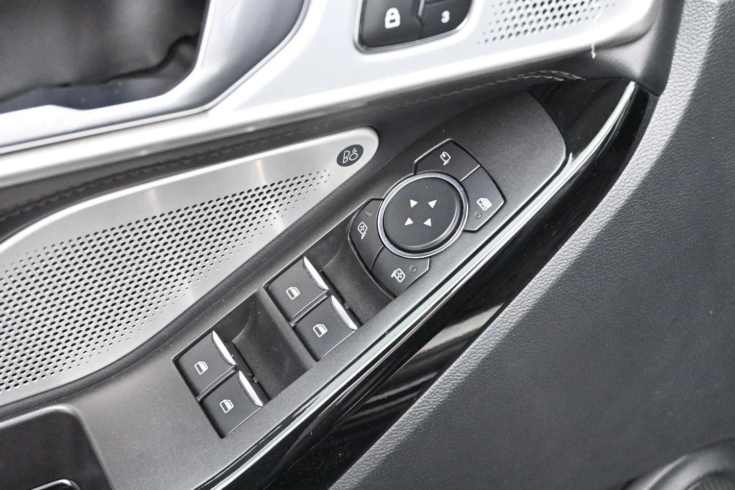 Used 2022 Agate Black Ford Platinum image 11