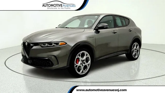 2024 Alfa Romeo Tonale Veloce eAWD w/ Active Assist & Premium Interior Pkg