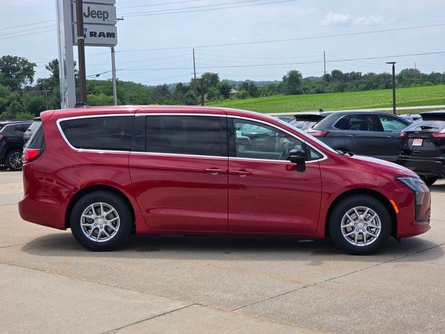 New 2027 Red Hot Pearl-Coat Exterior Paint Chrysler Select image 8