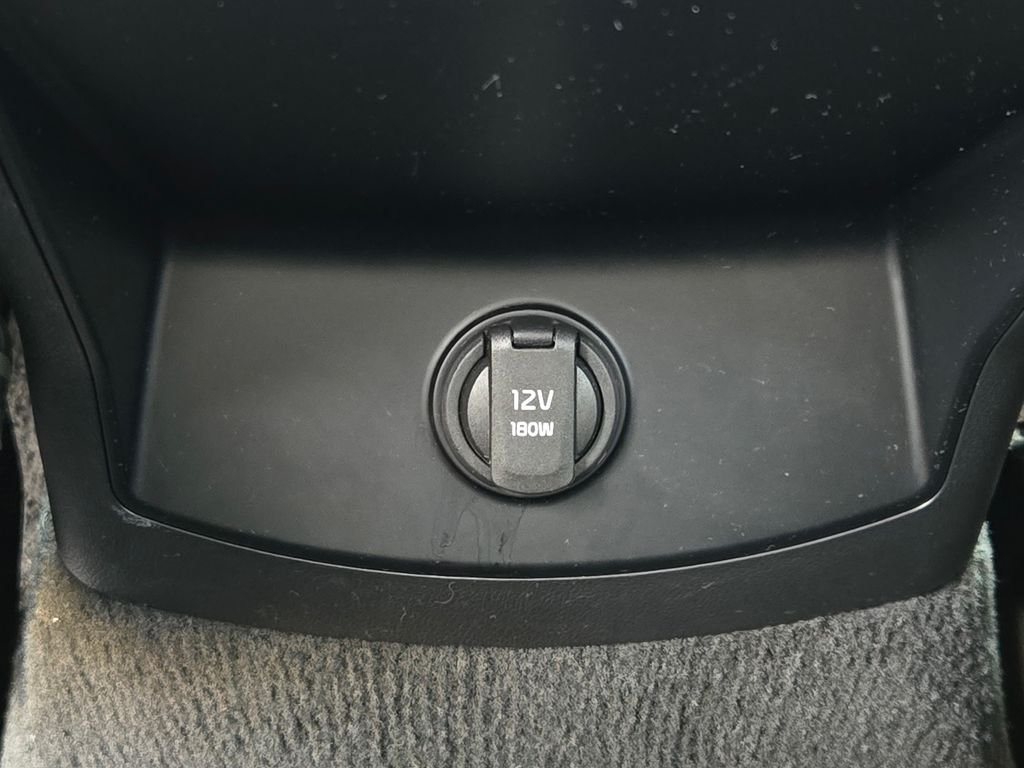 2024 Kia Sorento LX - Photo 26