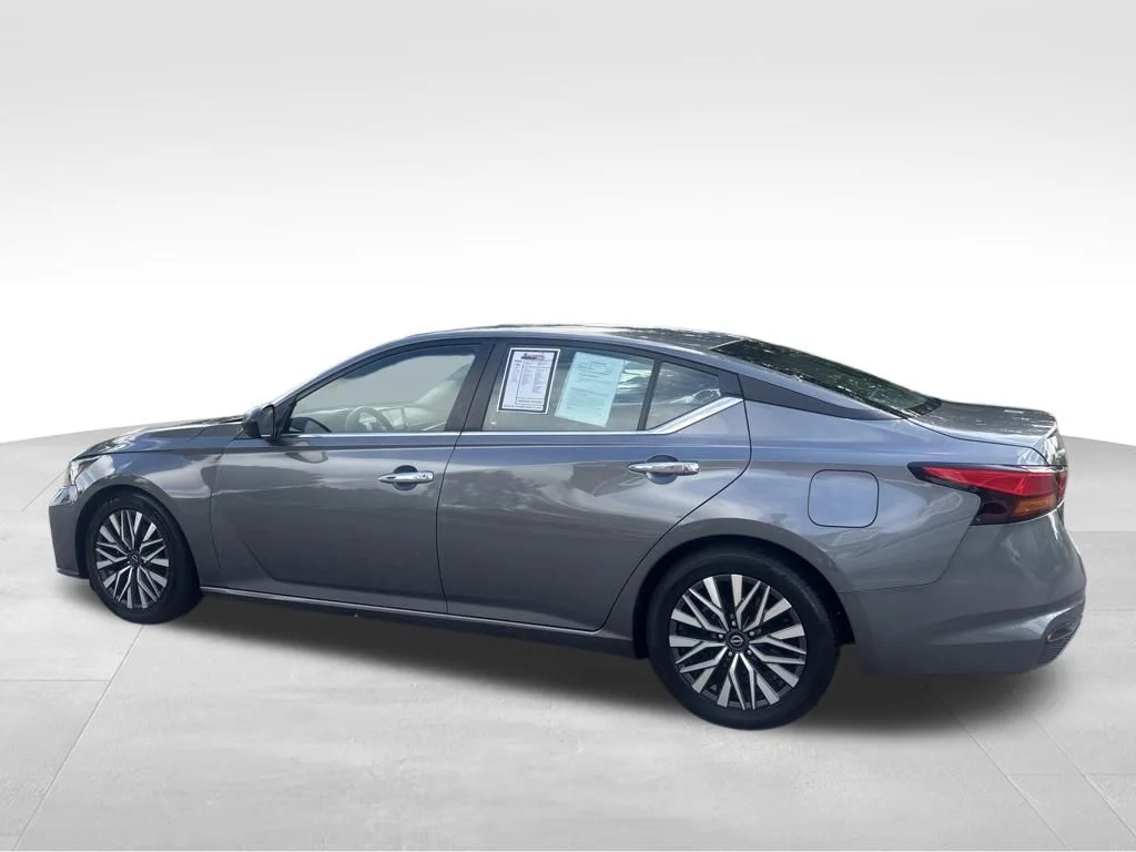 Used 2024 Gray Nissan 2.5 SV image 13