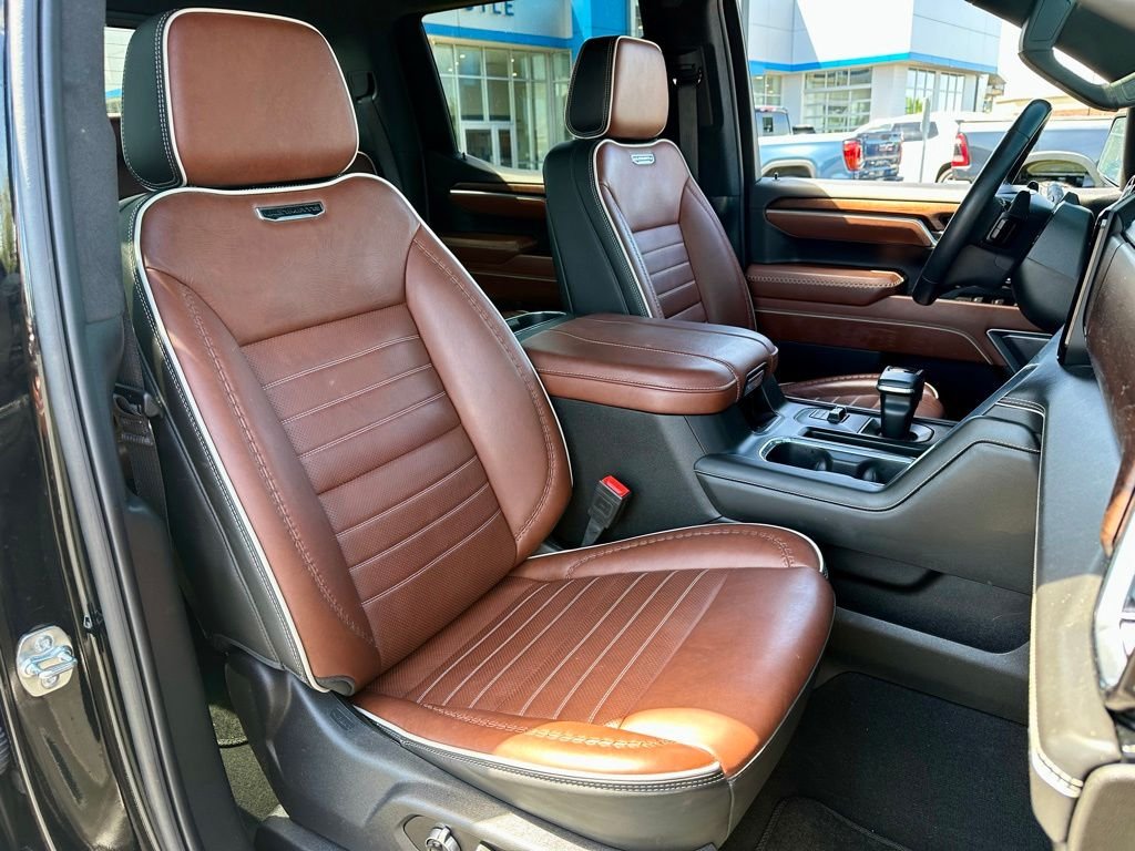 Used 2025 Black GMC Denali Ultimate image 26