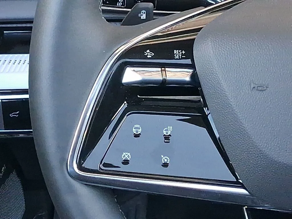2026 Cadillac OPTIQ Sport - Photo 11